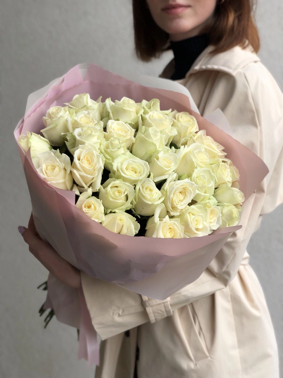 Картинка Букет из 31 белой розы "Льдинка" 80 см