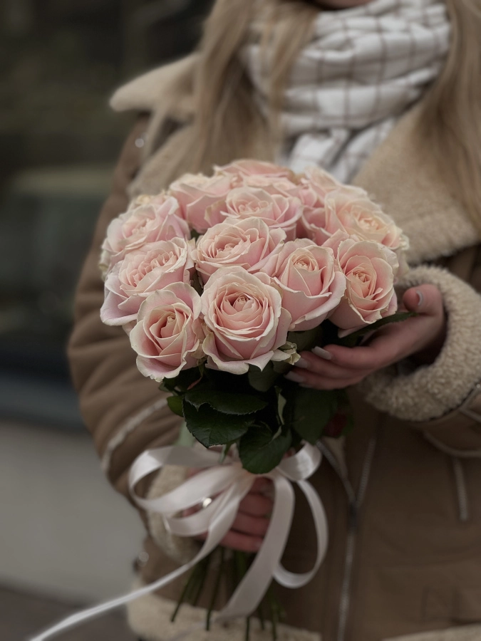 Картинка Букет "Ванильный вечер" из 15 роз 80 см