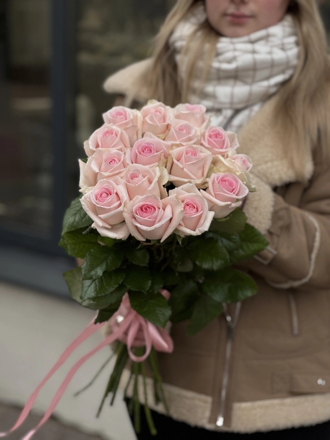 Картинка Букет из 15  роз "Сорбет" 60 см