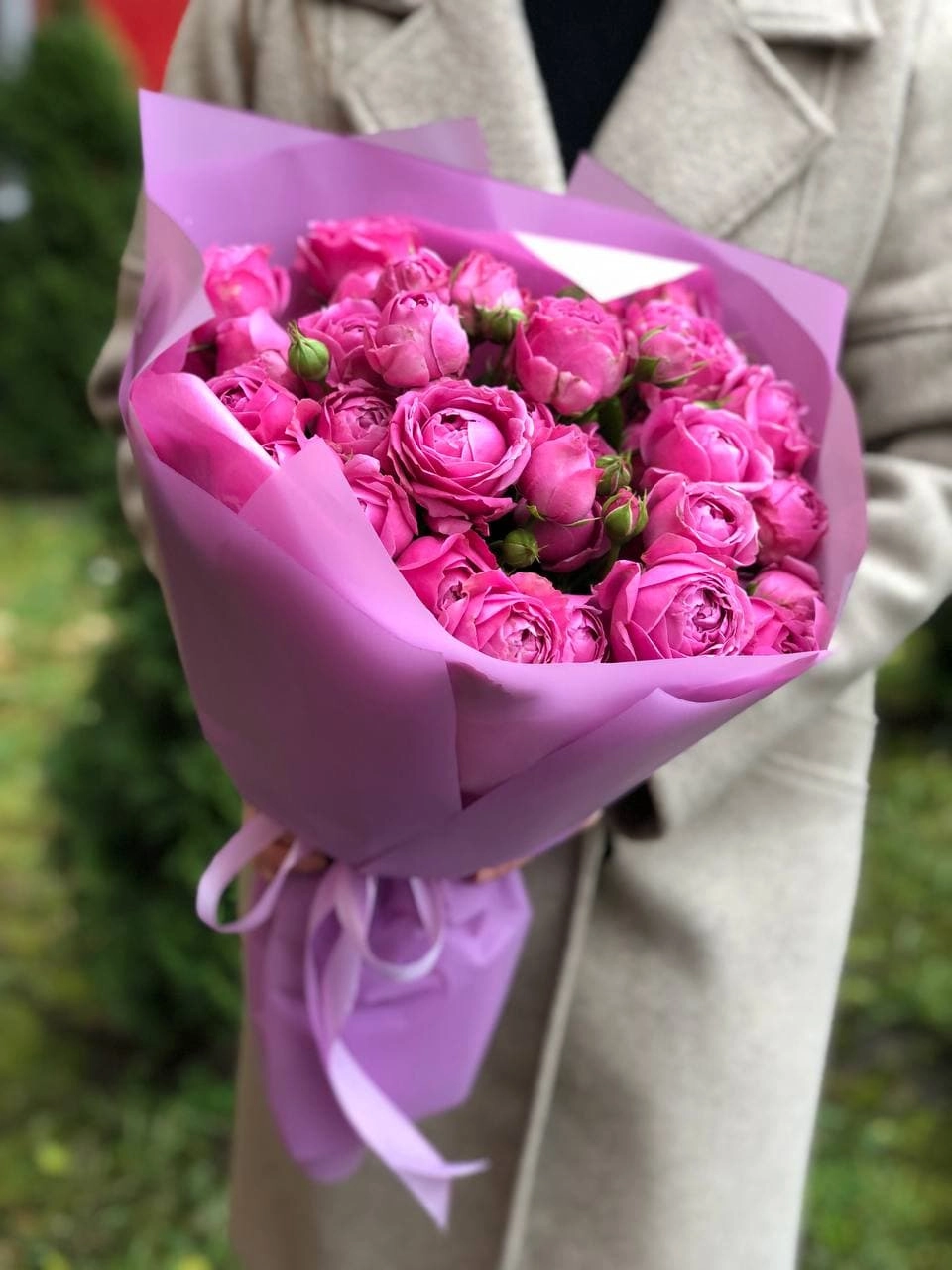 Картинка Букет из 11 кустовых роз "Мисти баблс"