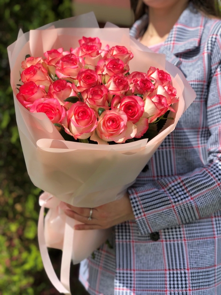 Картинка Букет из 21 розы сорта Джумилия 60 см