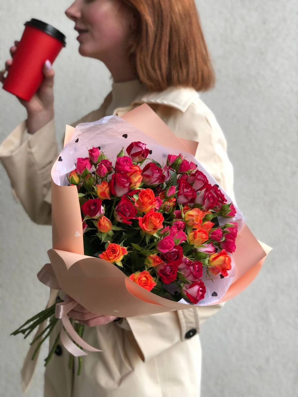 Картинка Букет из 15 кустовых роз "Луна" 60 см