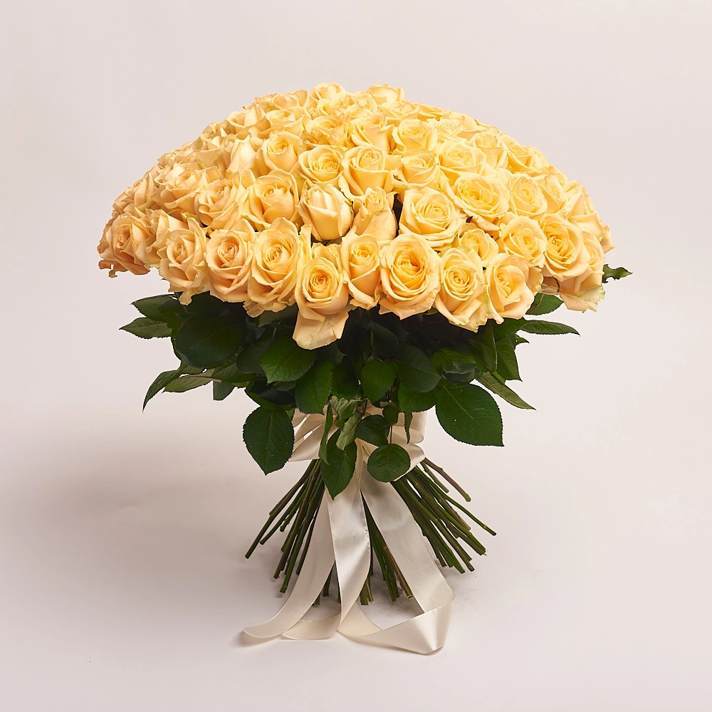 Картинка Букет из 101 розы сорта  Пич Аваланж 50 см