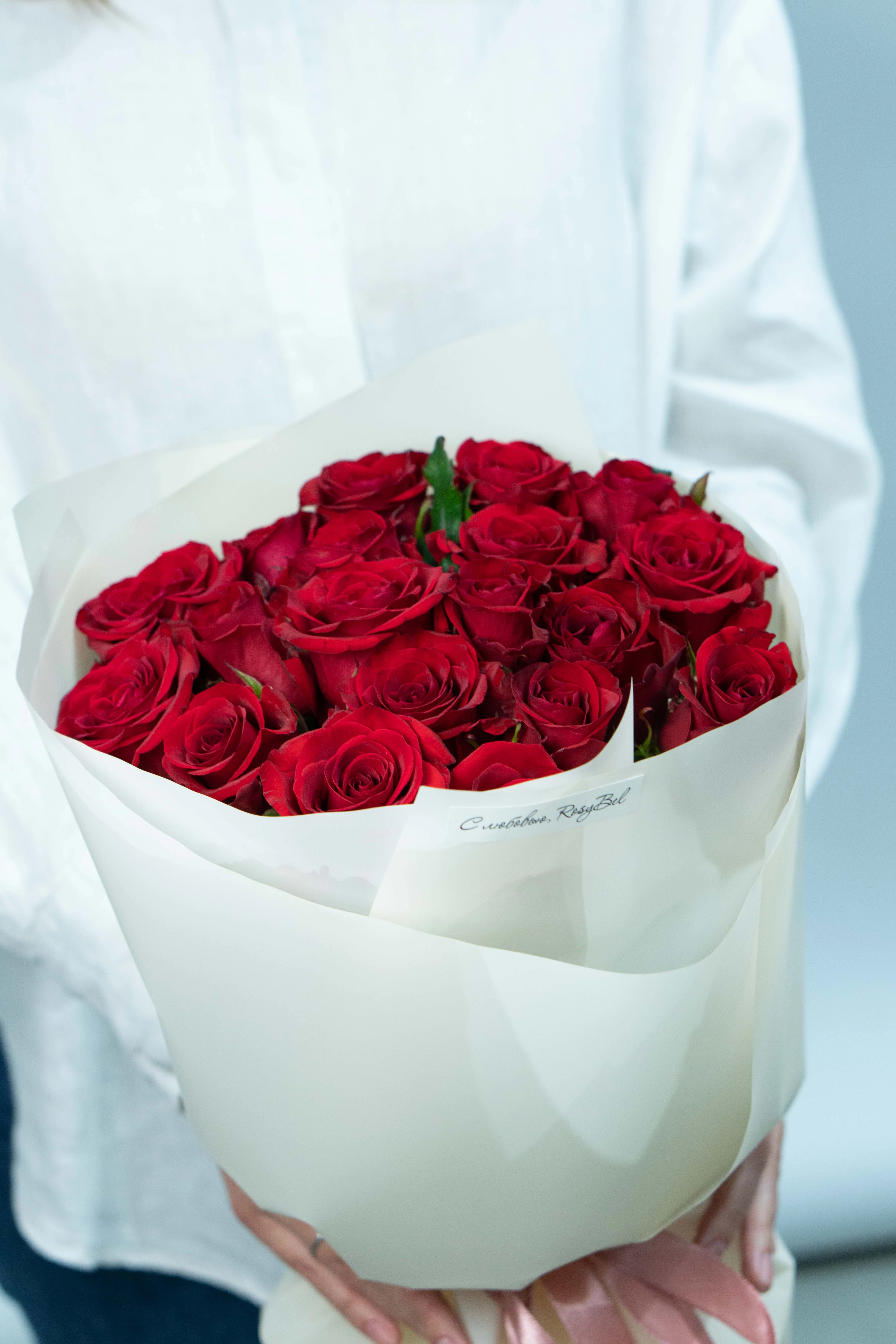 Картинка Букет из 19 роз сорта Игл 80 см