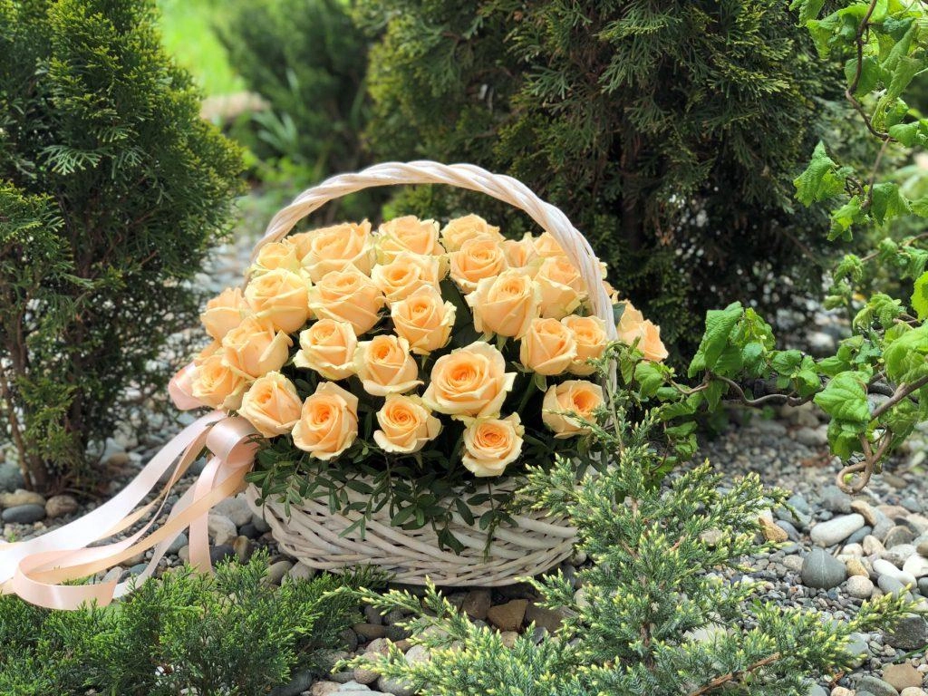 Картинка Корзина из 51 персиковой розы