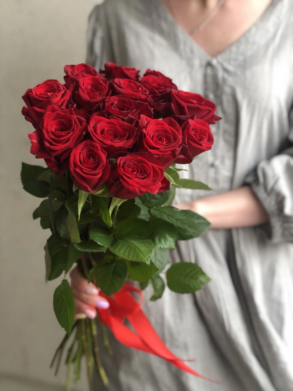 Картинка Букет из 15 роз "Обжигающий" 50 см