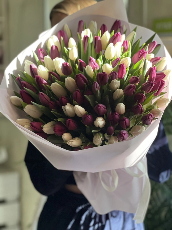 Картинка Букет из 101 тюльпана  "Фиалка"