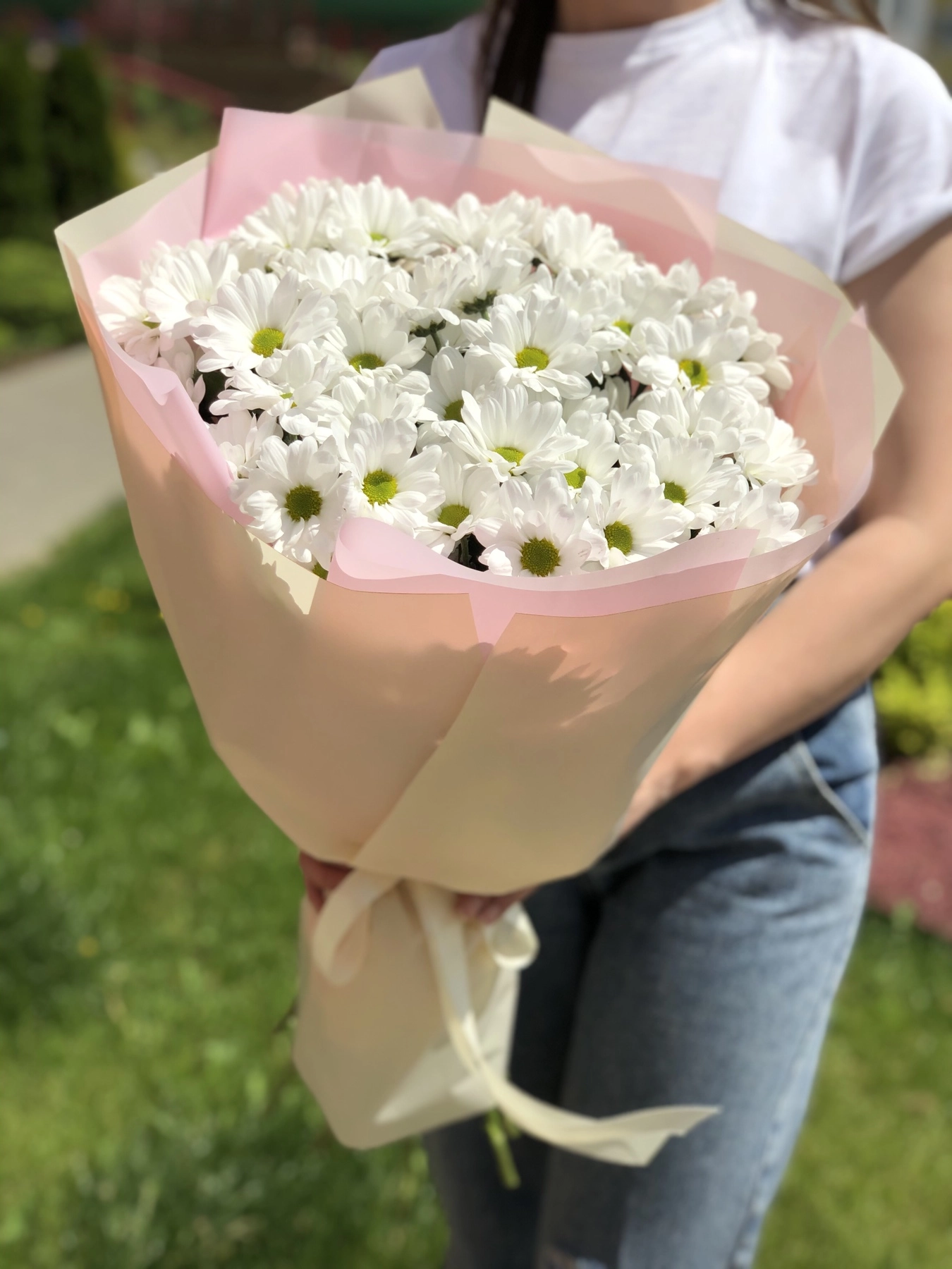 Картинка Букет "Балет" из 13 хризантем