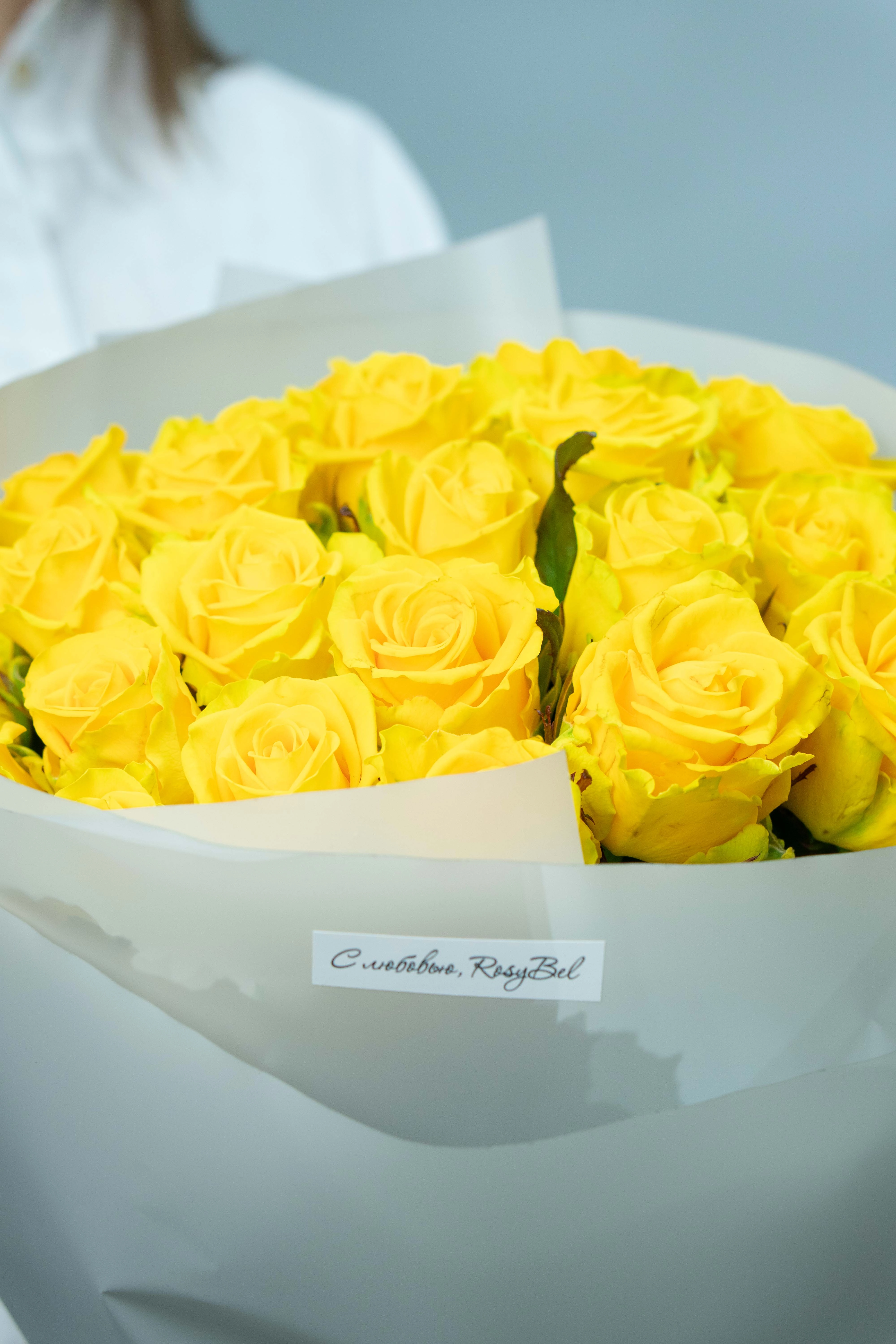 Картинка Букет из 25 желтых роз "Париж" 40 см