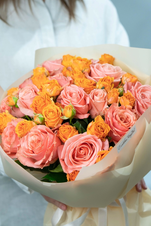 Картинка Букет из 23 роз "Оранжевые сны" 40см