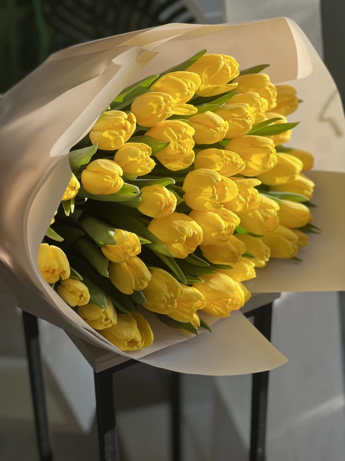 Картинка Букет из 45 желтых тюльпанов "Мадрид"