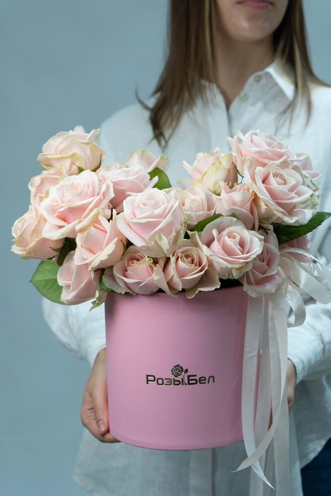 Коробка "Аваланж Свит" из 31 розы