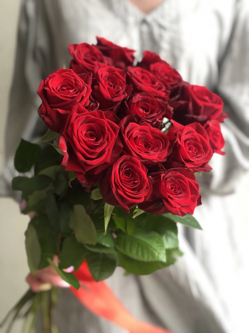 Картинка Букет из 15 роз "Обжигающий" 60 см