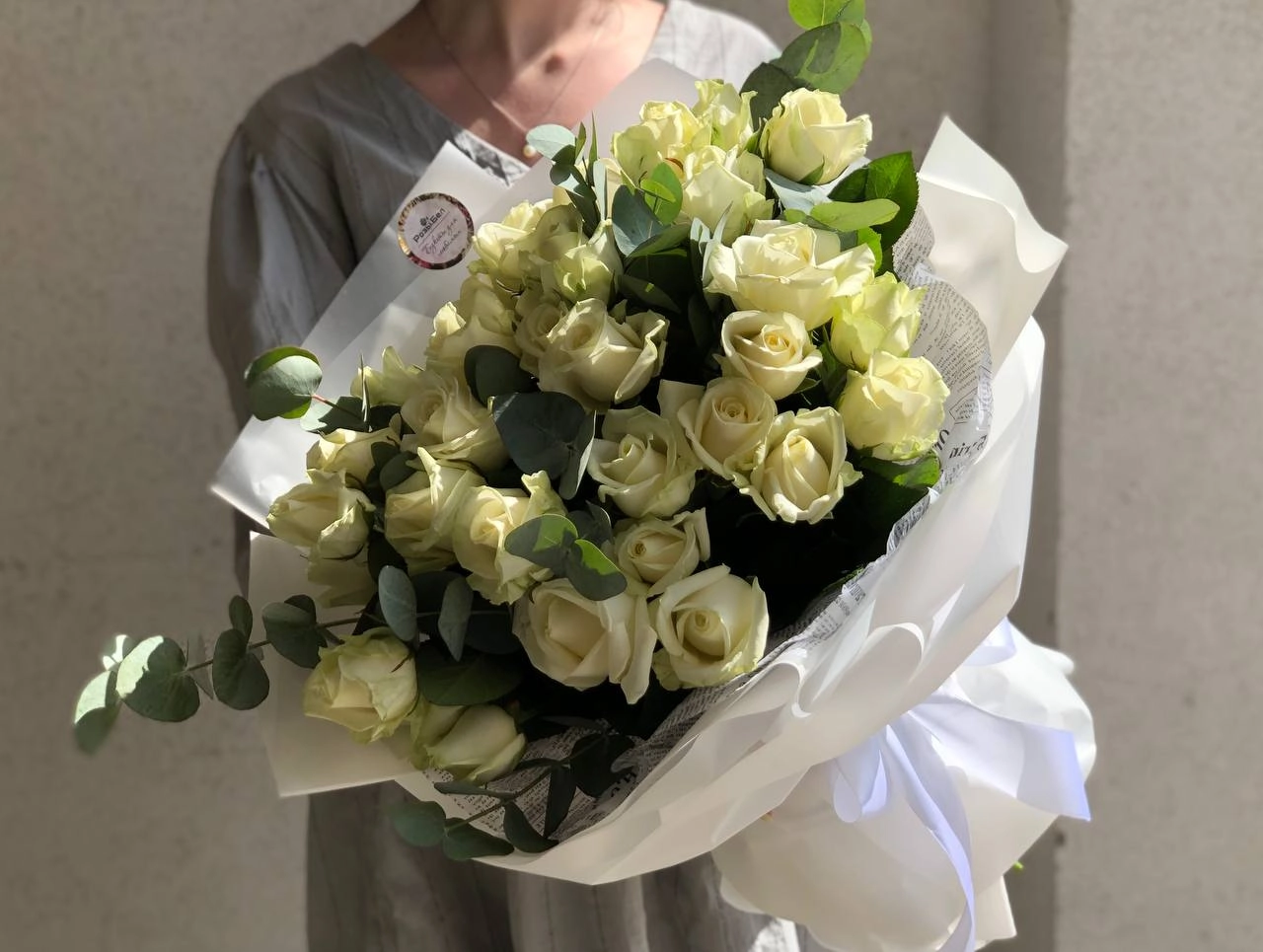 Картинка Букет из 31 роз "Айсберг " 60 см
