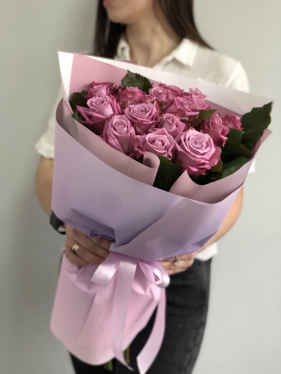 Картинка Букет  из 17 роз "Мадам" 50 см