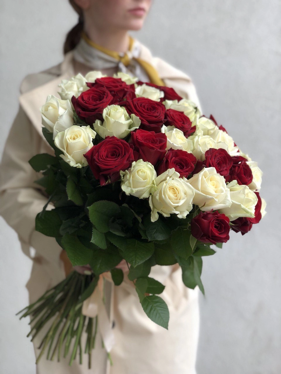 Картинка Букет из 51 розы "Дуо"  50 см
