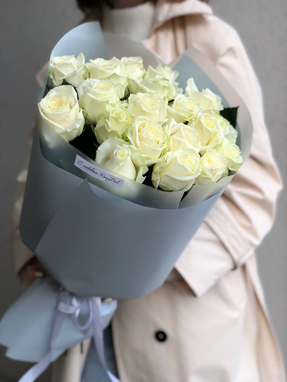 Картинка Букет  из 17 роз "Аморе" 80 см