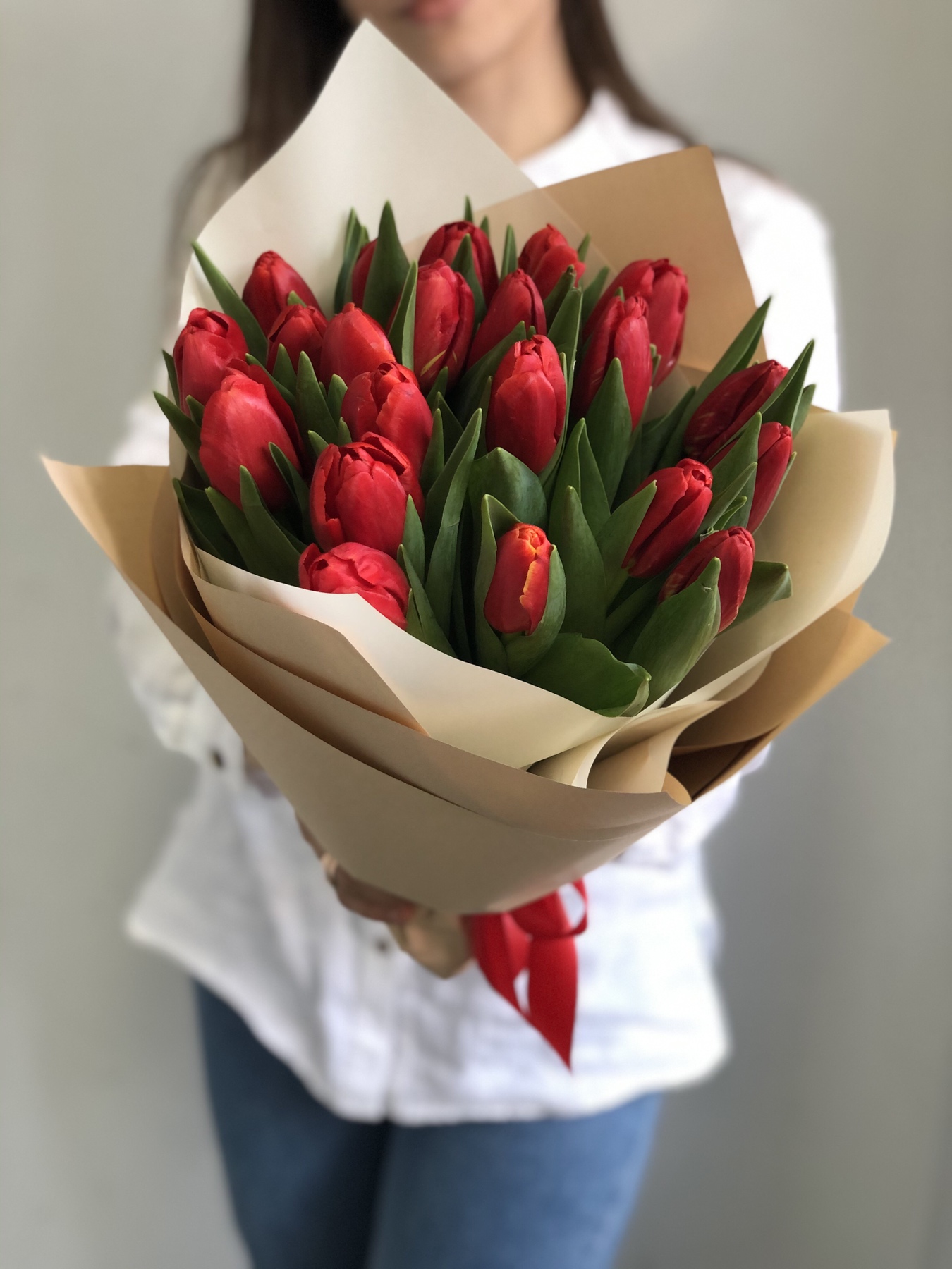 Картинка Букет из 21 красных тюльпанов