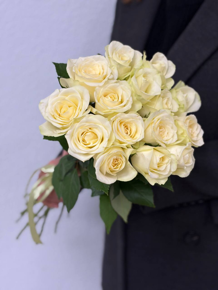 Картинка Букет из 15 розв "Сноу" 60 см