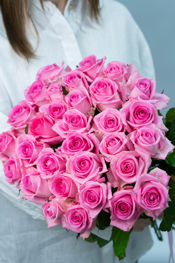 Картинка Букет из 31 розы сорта Ревивал 70 см