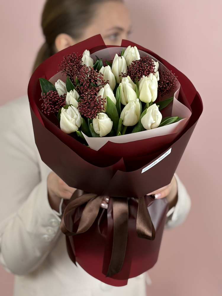 Букет из 15 тюльпанов «Зимняя Вишня»