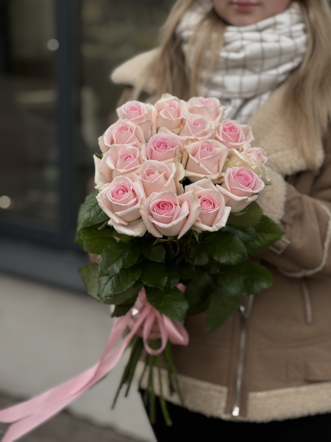 Картинка Букет из 15  роз "Сорбет" 60 см