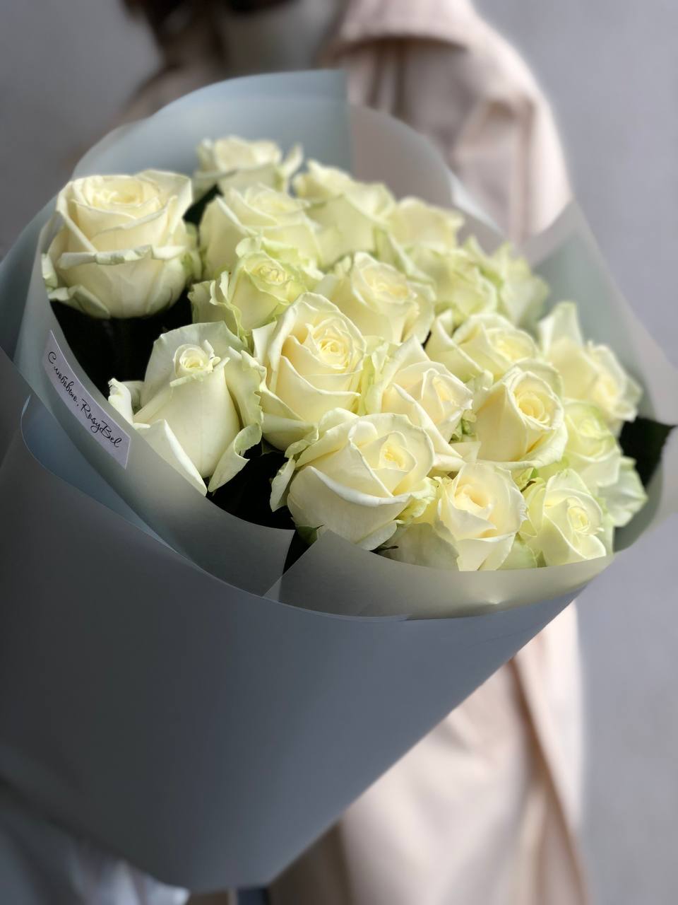 Картинка Букет из 17 роз "Аморе" 60 см