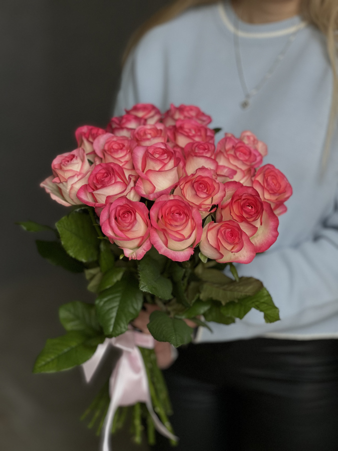 Картинка Букет из 19 роз сорта Джумилия 50 см