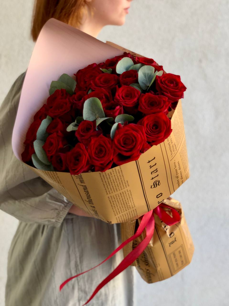 Картинка Букет из 27 роз "Леди ин Рэд" 70 см