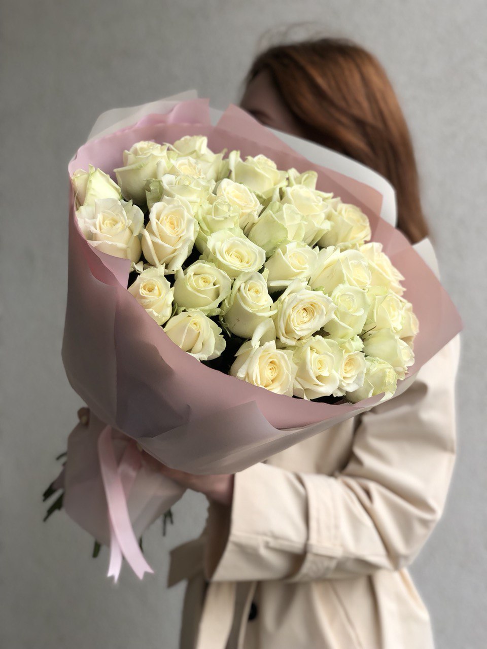 Картинка Букет из 31 белой розы "Льдинка" 50 см