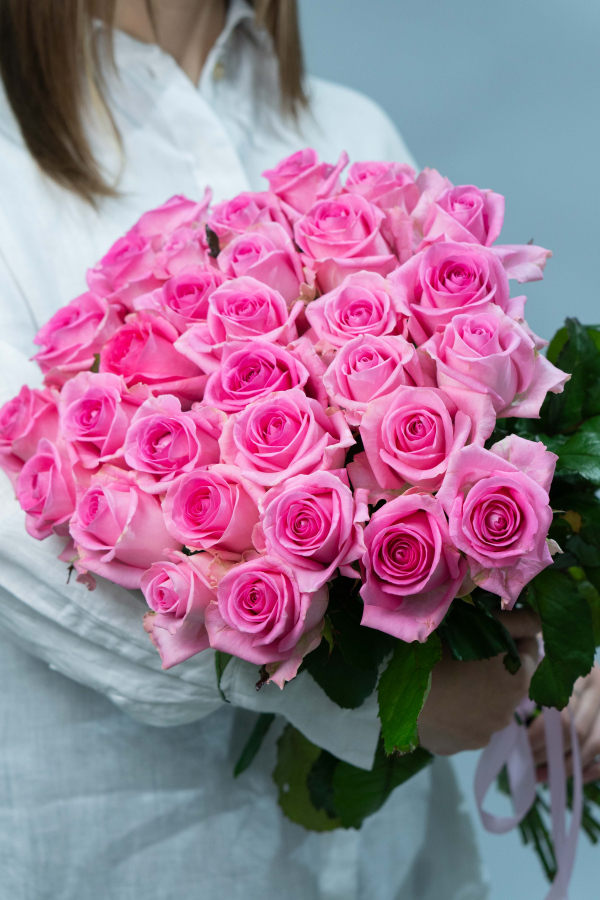 Картинка Букет из 31 розы сорта Ревивал 70 см