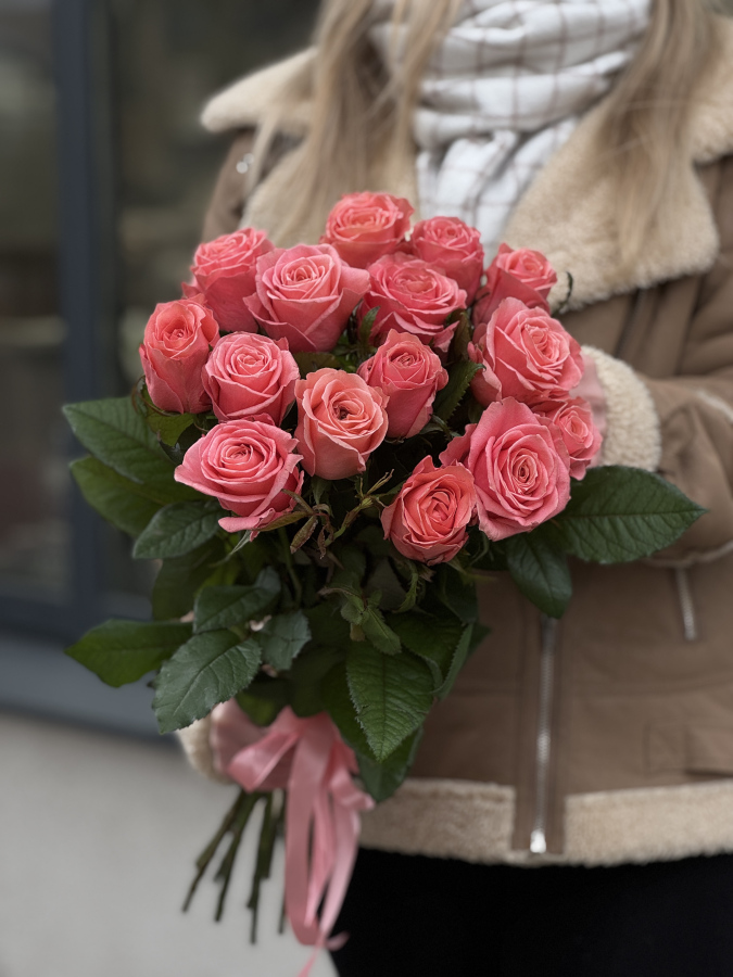 Картинка Букет из 15 роз "Ты и я" 40 см