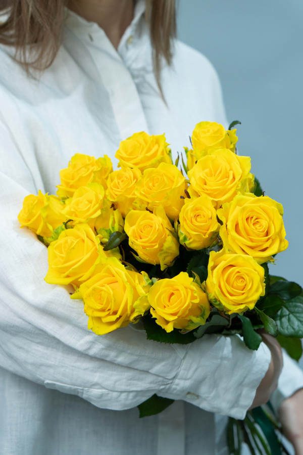 Картинка Букет из 15 роз "Роял" 40 см