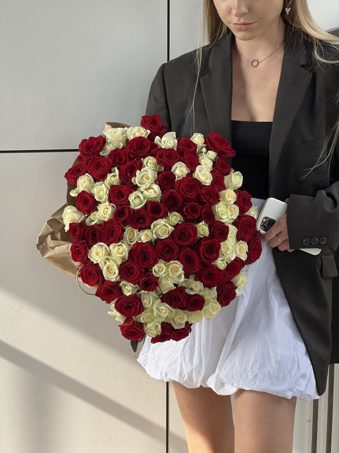 Картинка Букет из 75 роз "Монро" 50 см