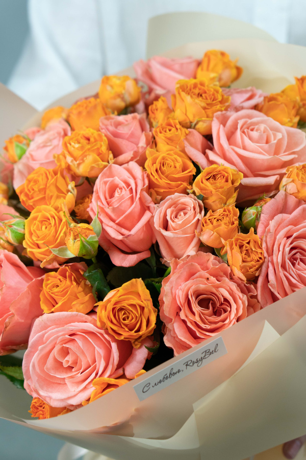 Картинка Букет из 23 роз  "Оранжевые сны" 70 см