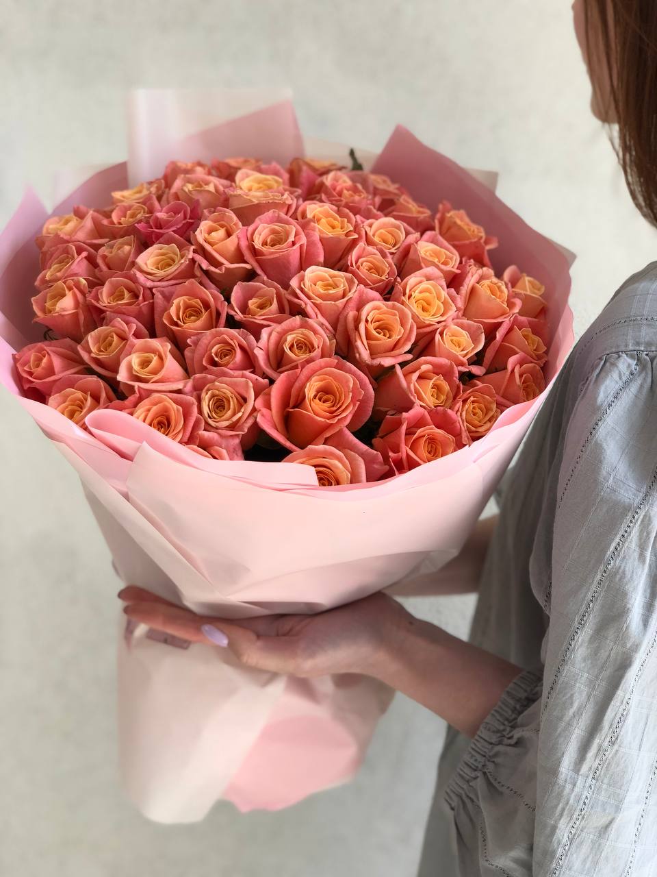 Картинка Букет из 51 розы "Пигги" 50 см