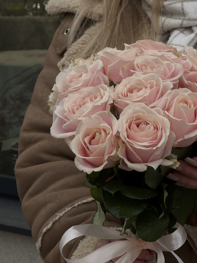 Картинка Букет "Ванильный вечер" из 15 роз 70 см