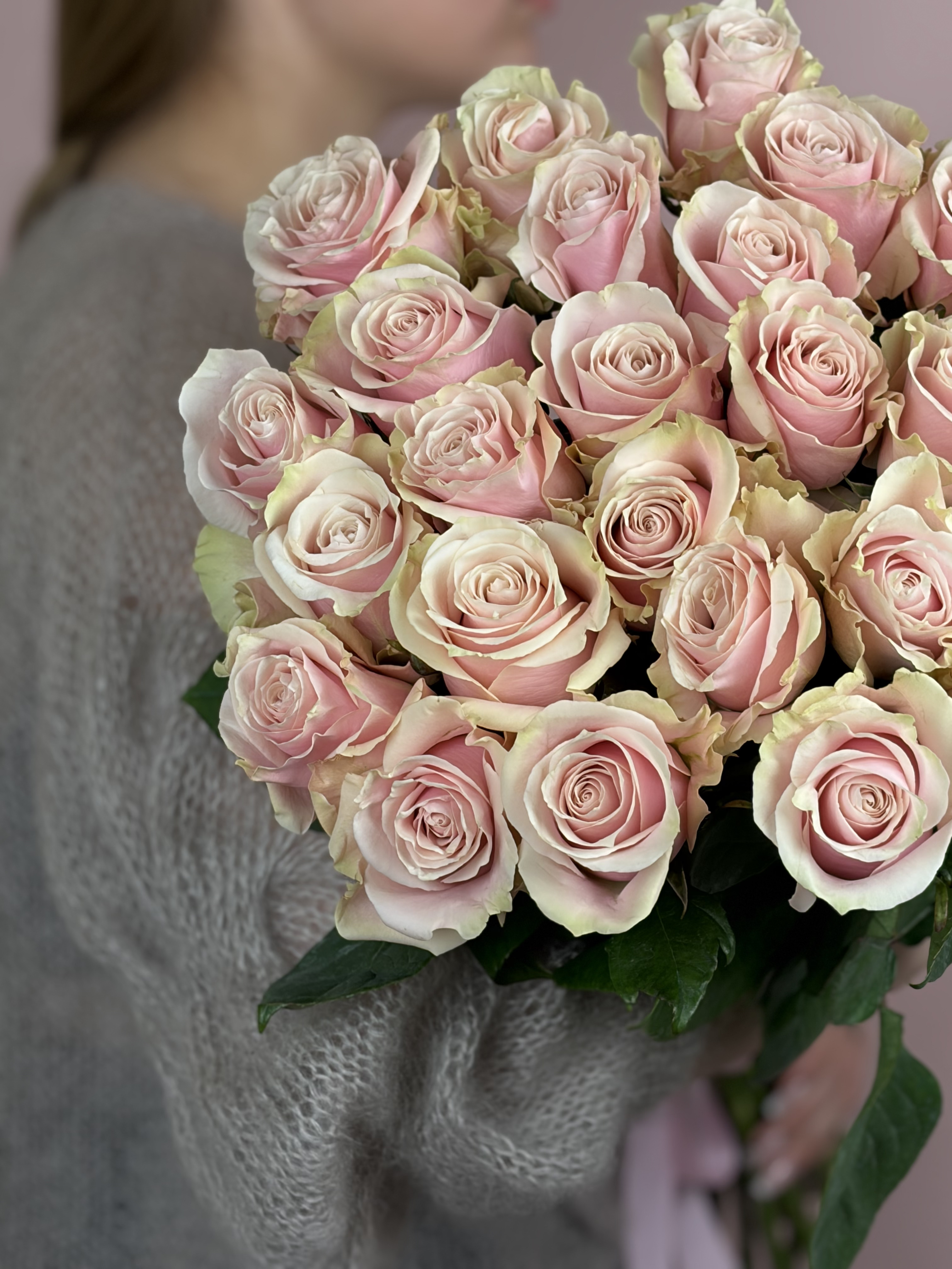 Картинка Букет из 25 роз Пинк Мондиаль 60см