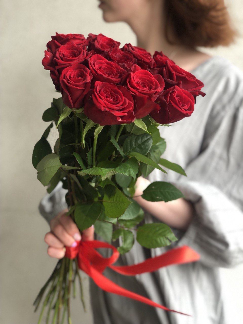 Картинка Букет из 15 роз "Обжигающий" 50 см