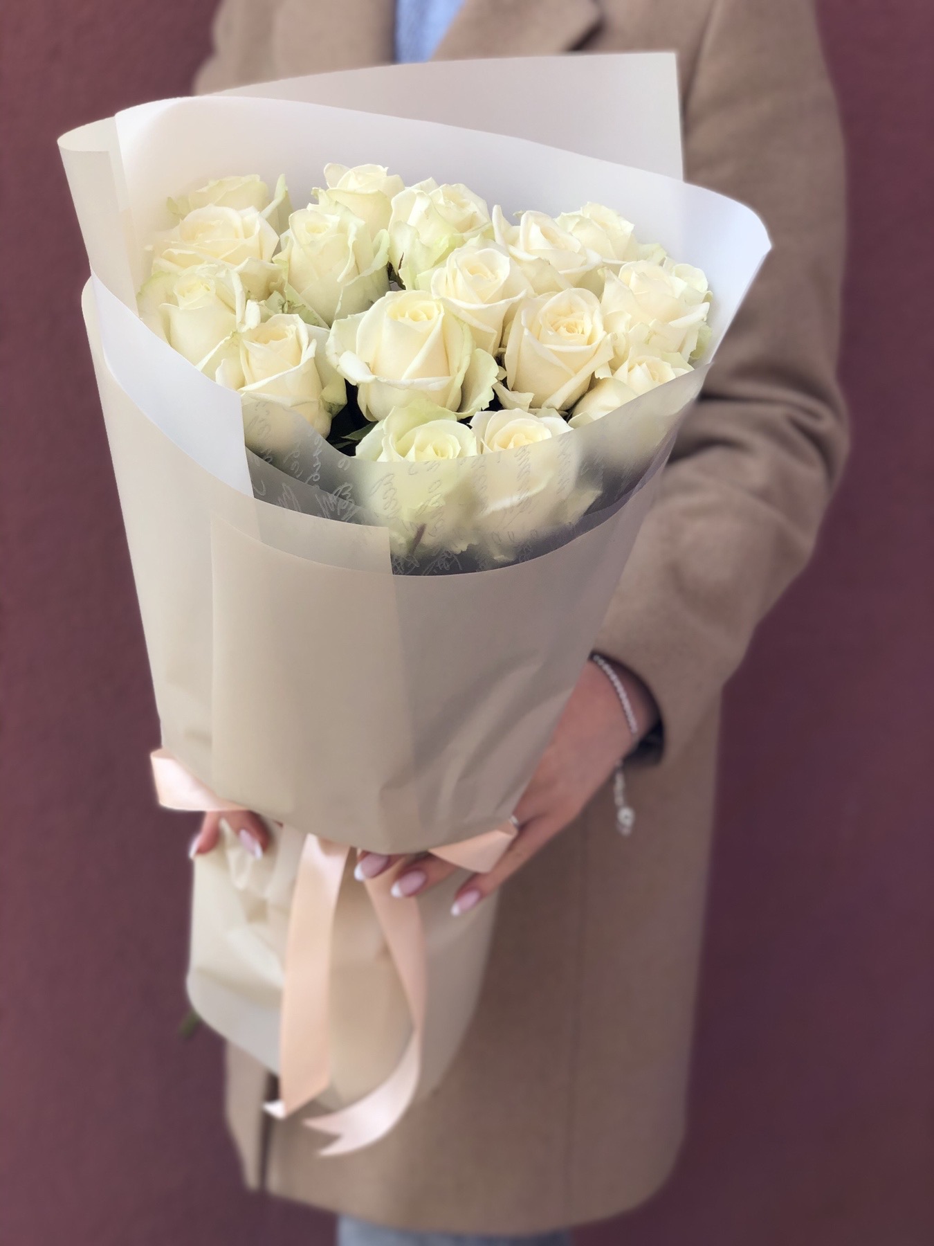 Картинка Букет из 19 роз  "Зимний вечер" 70 см