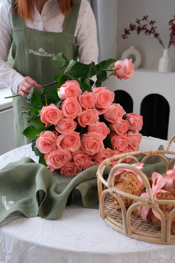 Картинка Букет из 25 роз "Лизбет" 70 см